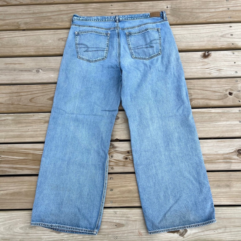 American Eagle Jeans Low Rise Skater Wide Leg Light Wash 100% Cotton Size 16 - Picture 2 of 7